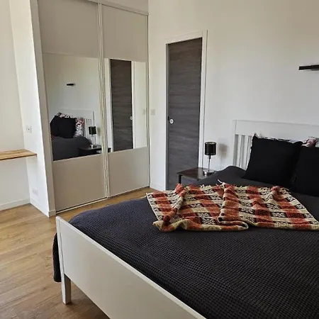 Quarto em Acomodações Particulares Sea View, By Beach, Private In Shared 3-bedroom Apartment, Private Bathroom & Balcony,, Avec Salle De Bain Privative & Balcon, *