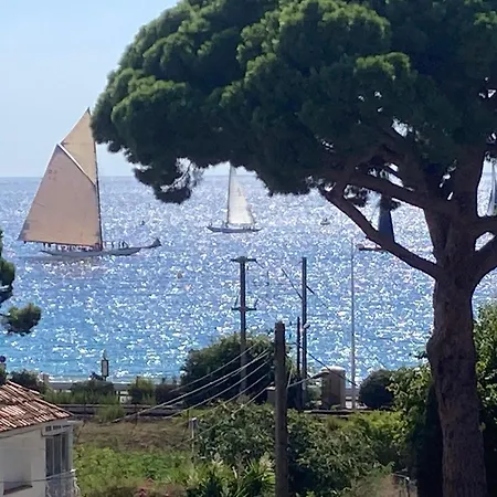 & Salle De Bain Privative ,bord De Mer, Vue ,, Private & Bathroom At Inhabitant's House, Seaside, Sea View *