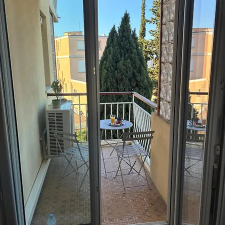 Accommodatie bij particulieren Sea View ,beach Access, Private Room, En-suite & Balcony, Top-rated Cannes